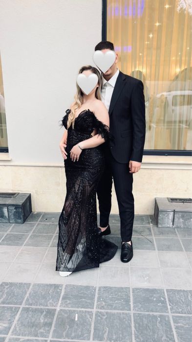 Продавам балната си рокля/запазена е/