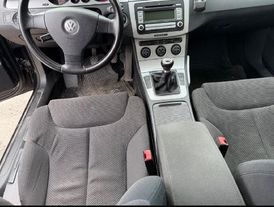 VOLKSWAGEN PASSAT 1.6 Benzina AN 2008