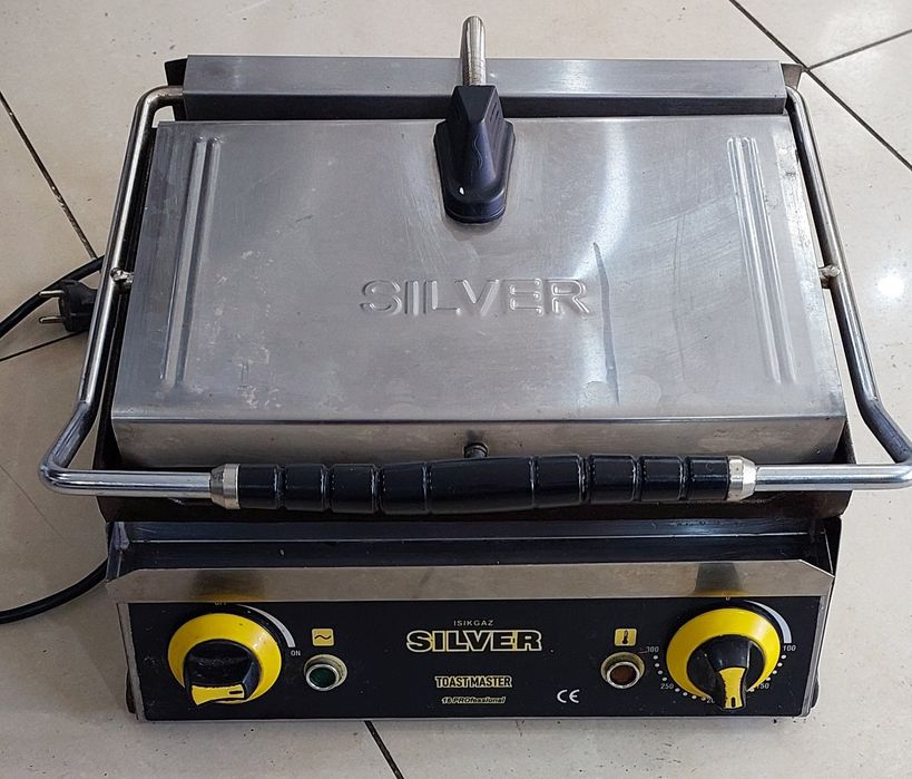 Витринный холодильник.Мясорубка.Фритюрница.Донерка.