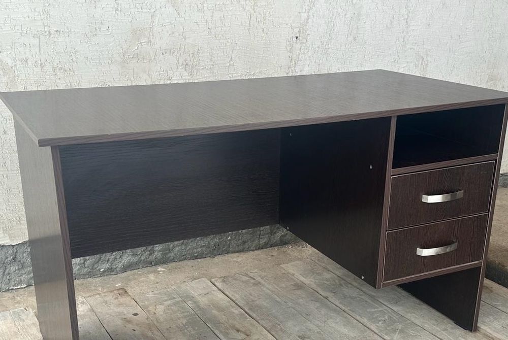 Срочно продается стол