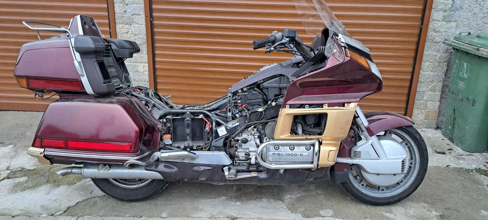 Honda Gold Wing 1500 цял или на части
