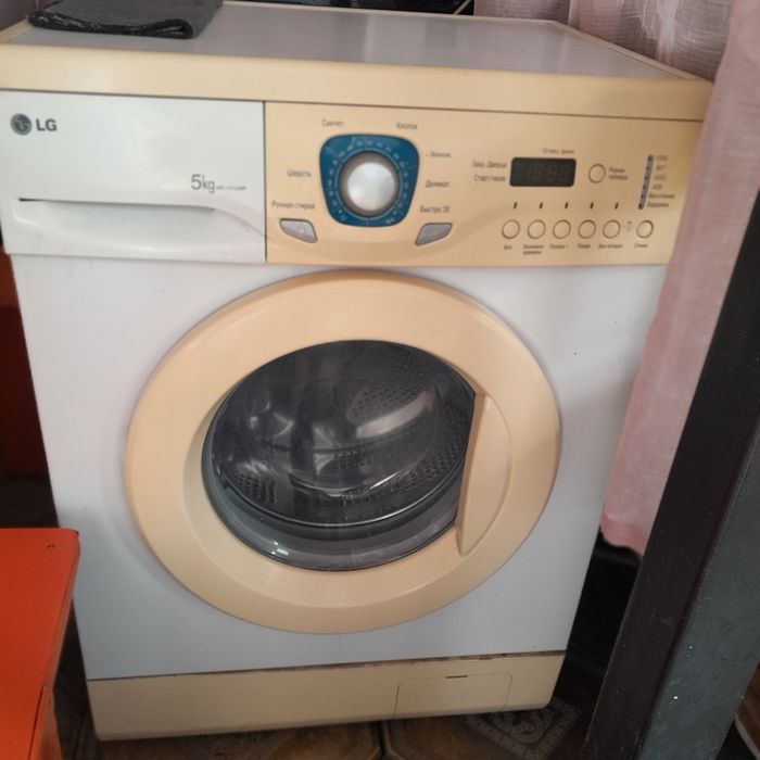Продам машинку автомат б/у