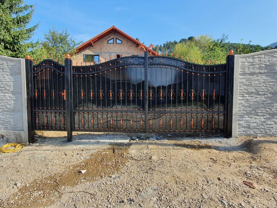 Porti,garduri,balcoane.scari structuri metalice