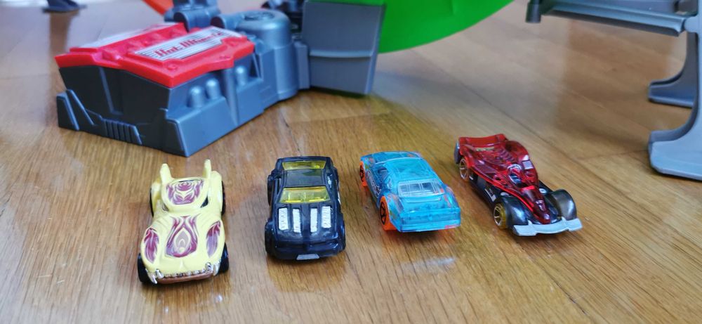 Писта Hot Wheels Super Loop и 4 колички - Mattel
