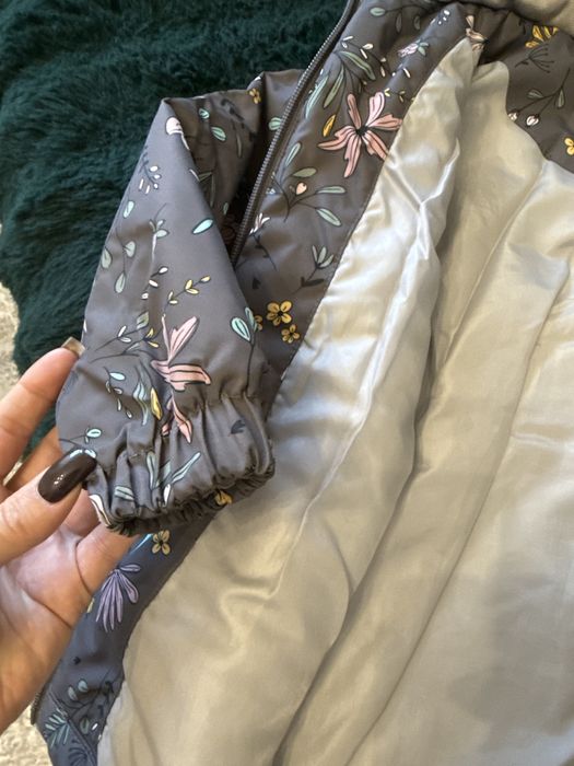 Продаю осеннюю куртку для девочки