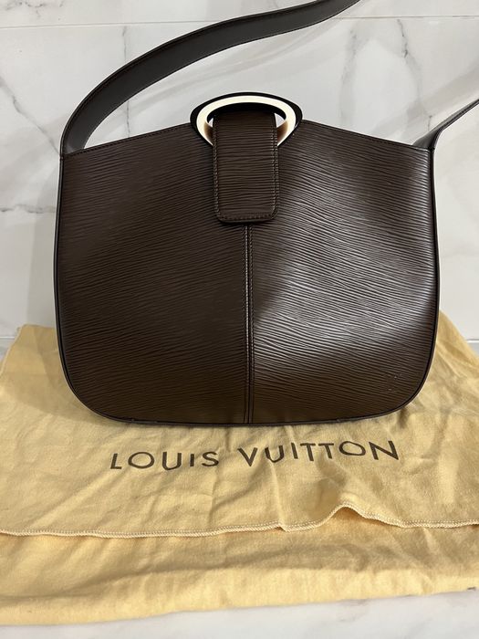 Сумка Louis Vuitton Reverie