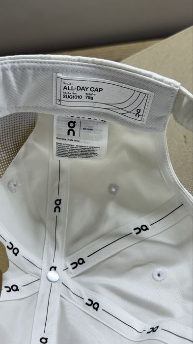 Продам кепку бренда On