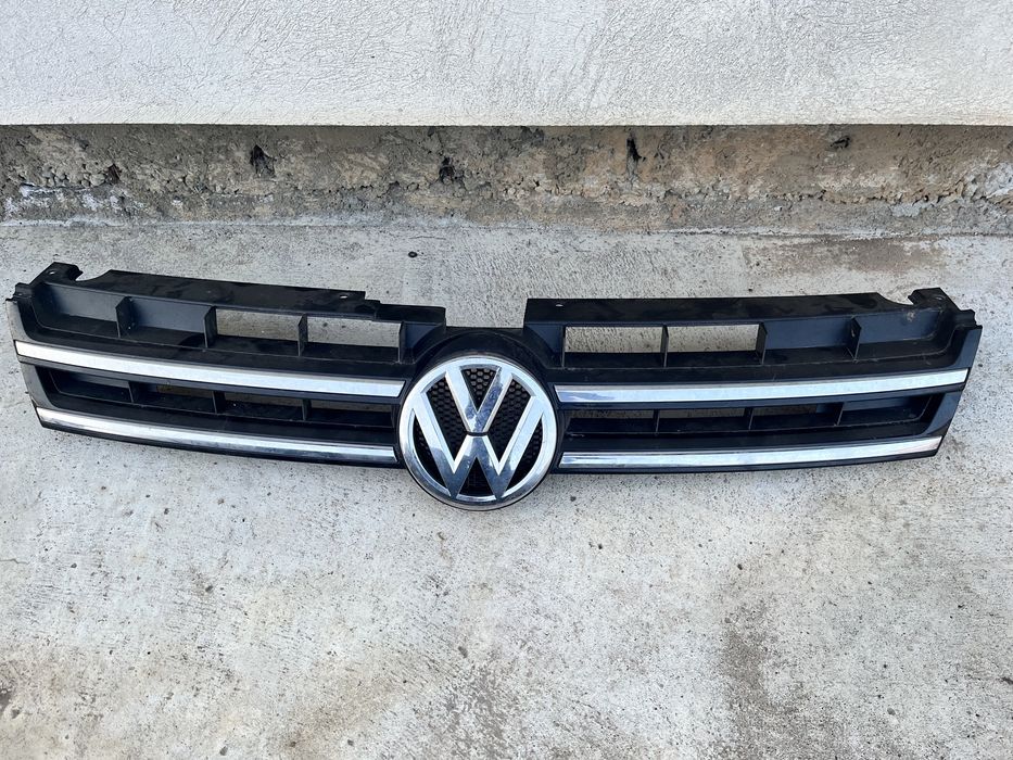 Grila centrala touareg 2012