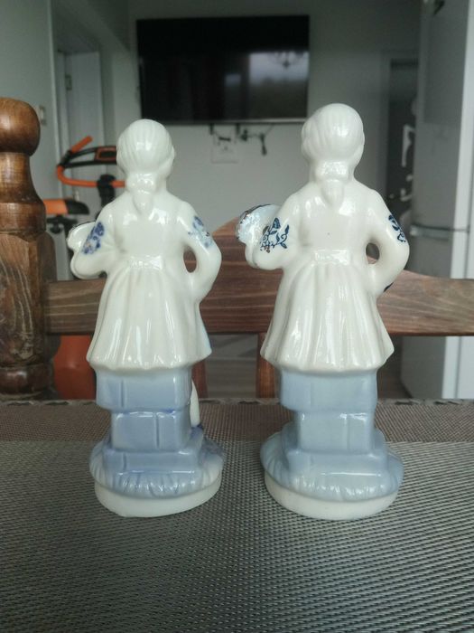 Стилно и красиво предложение.Обявената цена е за двете.