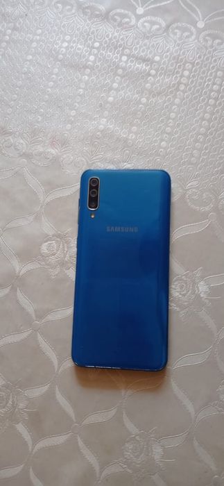 Самсунг А50 64гб