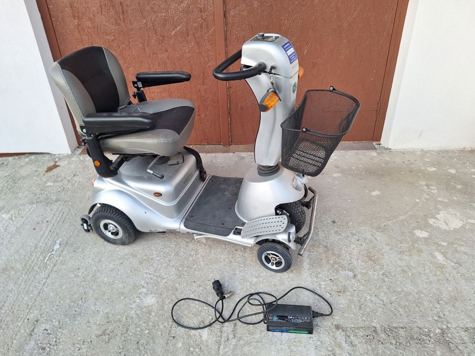 Triciclu, scuter electric. Quingo Clasic. Trebuie 2 baterii