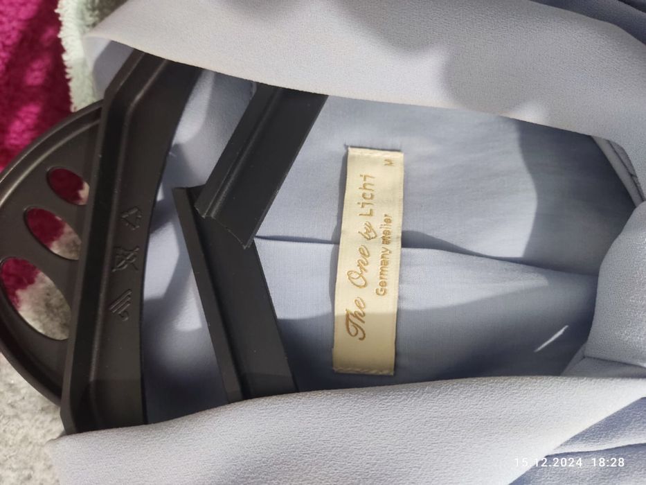 Платье бренда Lichi есть торг