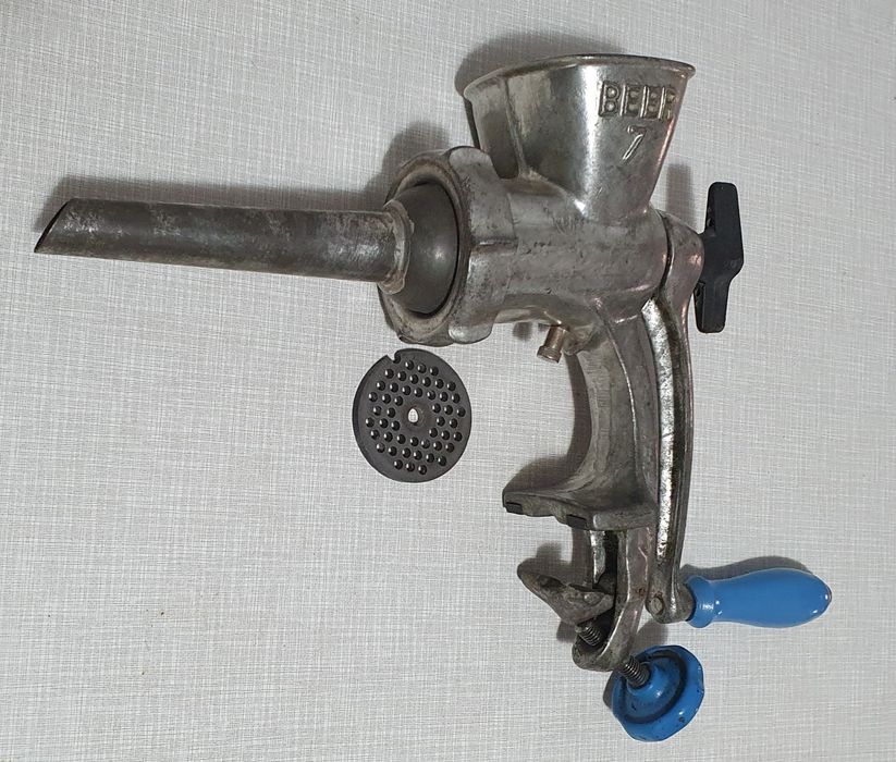 Mașină de tocat carne nr 7