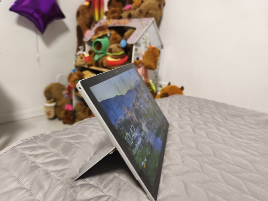 Tableta Microsoft Surface pro 4 cu touchscreen display 2k Windows 10 office
