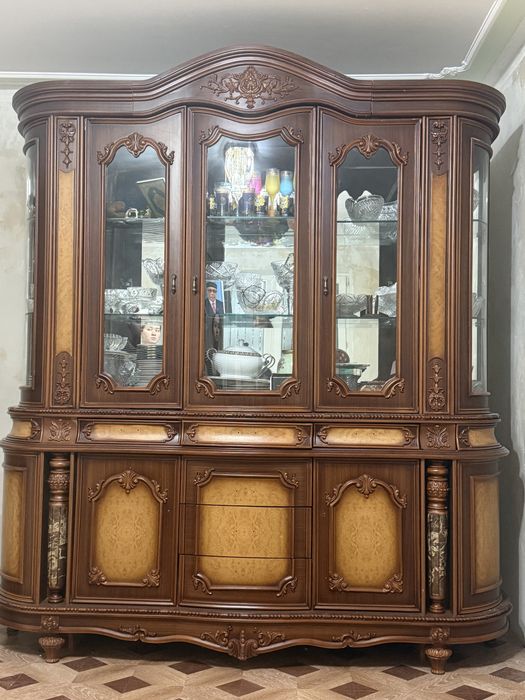 Өте мықты, әдемі Стенка для гостинной