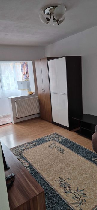 Inchiriez garsoniera decomandata