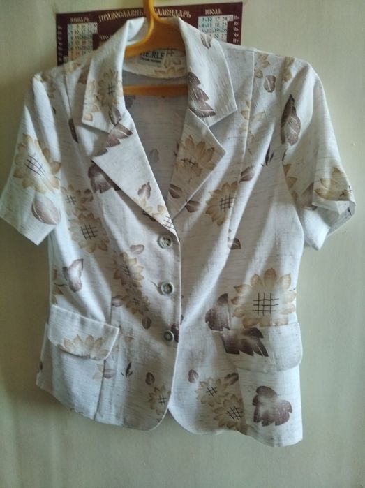 Костюмы и пиджаки женские р.50-52