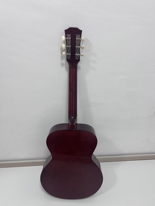 Музикалный инструмент гитара