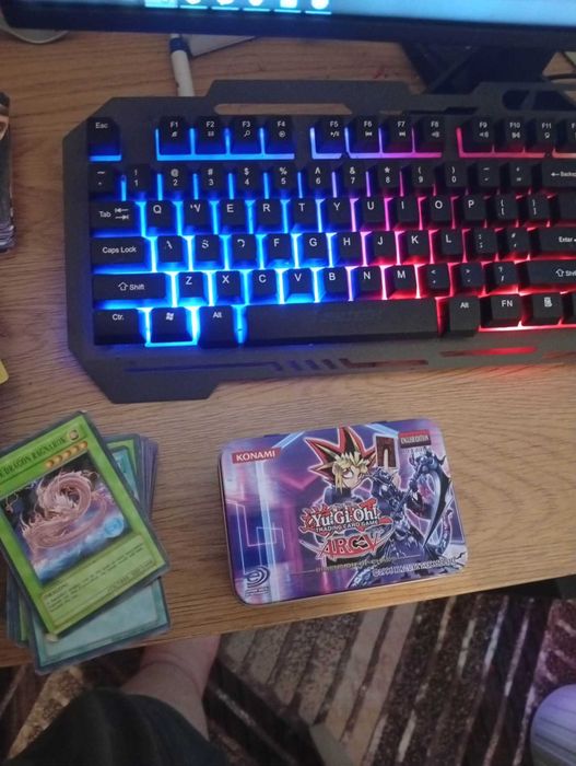 карти за игра  yu-gi-oh два вида и други