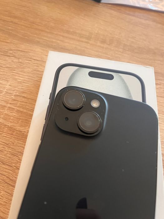 iPhone 15 Black 128 gb 87% battery health.