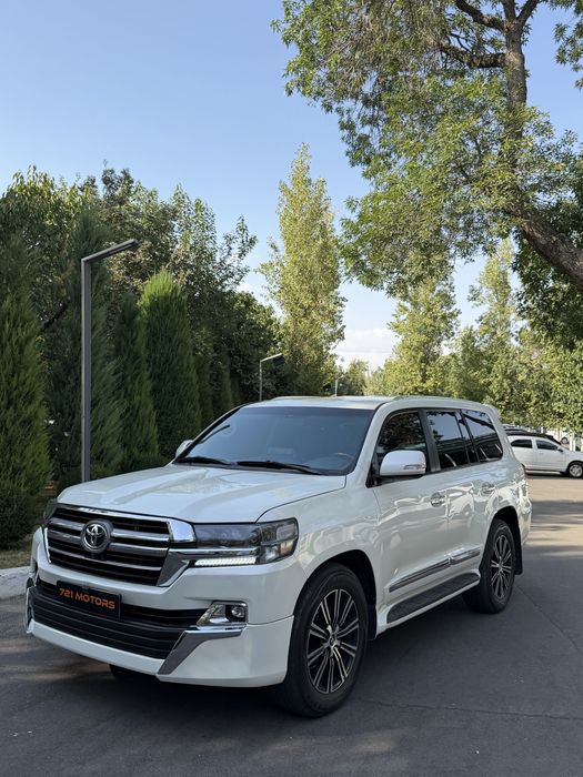 Toyota Land Cruiser 200 Restayling 2021 yil