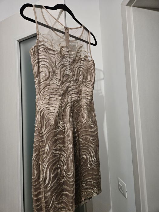 Rochie eleganta aurie