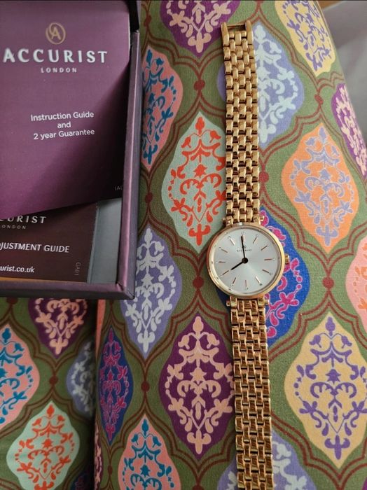 Ceas auriu Accurist nou