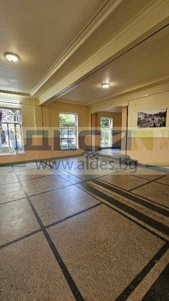 Продава се Двустаен апартамент в София, Център - 55 кв.м за 5455 €/кв.м - Снимка #15