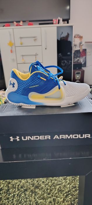 Adidasi Under Armour