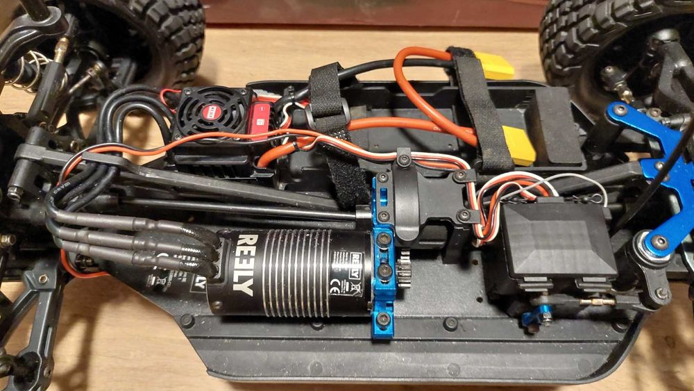 Reely Raptor 6S automodel