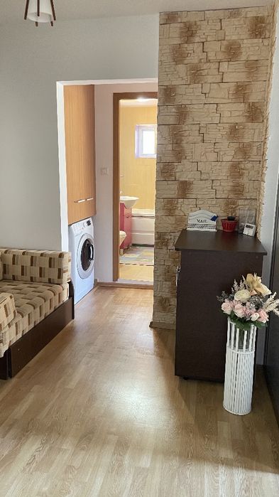Inchiriez apartament in regim hotelier cu doua camere decomandate,B-dul Traian