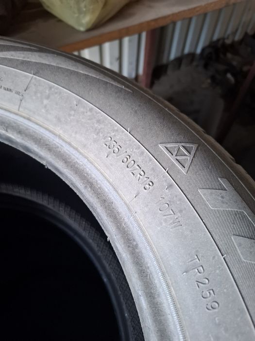 Продам шины на 18 от LEXUS RX330