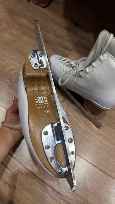 Профессиональные коньки EDEA Overture 235