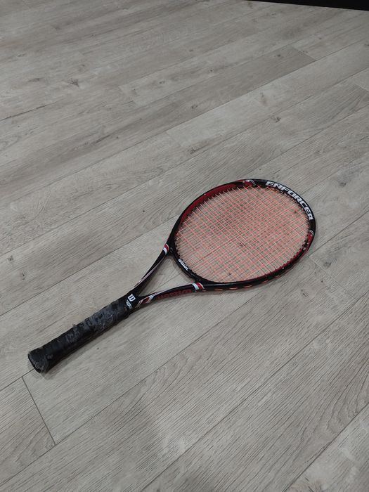 Теннисная ракетка от "Wilson". "Wilson" tennis raketkasi