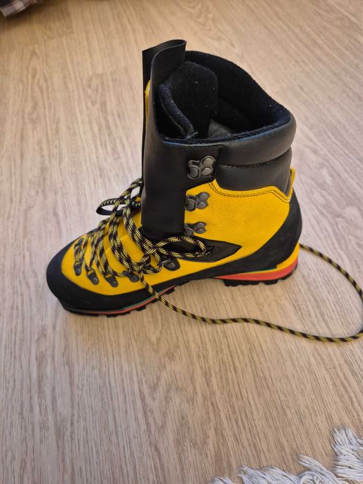 Bocanci/ ghete La Sportiva  Nepal