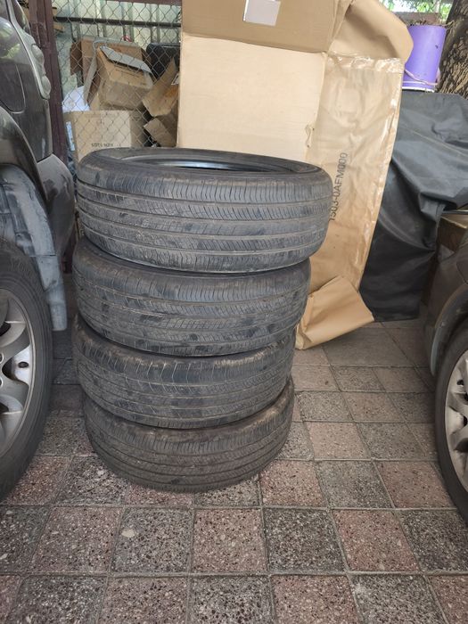 Продам комплект резины