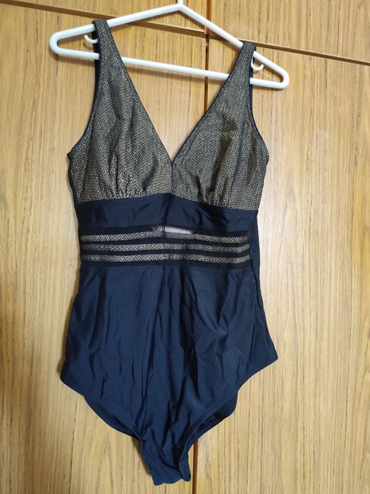 Дамски бански от бързо съхнеща материя,номер 48,50