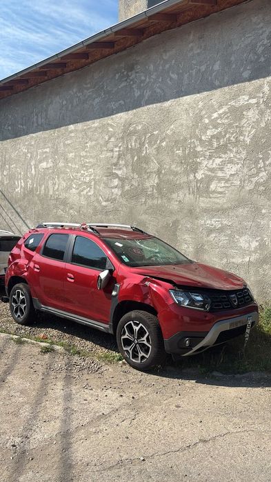 Dacia Duster / avariat / 91000 km /cârlig remorcare / 4x2
