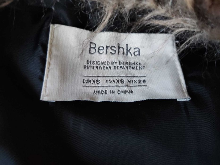 vesta blana bershka