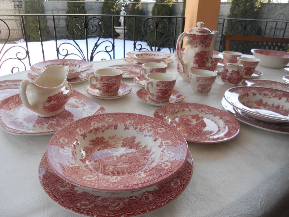 servici portelan ENGLEZESC  farfurii si set ceai plus cafea COMPLET