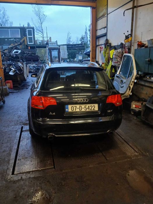 Dezmembrez Dezmembrari piese AUDI A4 B7 2007 1.8T