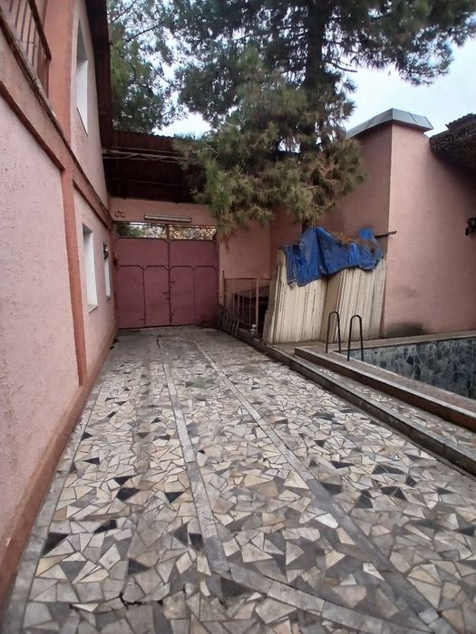 ПРОДАЁТСЯ Дом м. Пушкина ремонт, место подходит под Гостиницу!