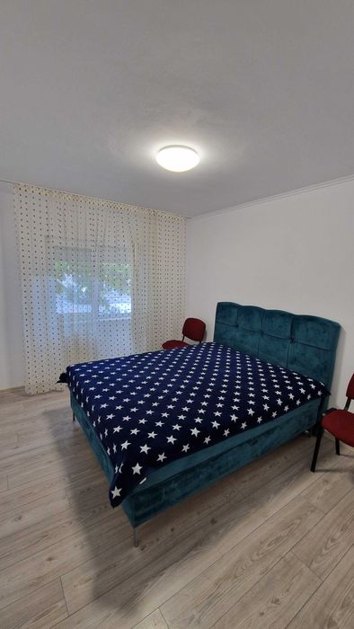 Dau închirie Apartament 4 camere mobilat parter ínalt zona Decebal Oradea