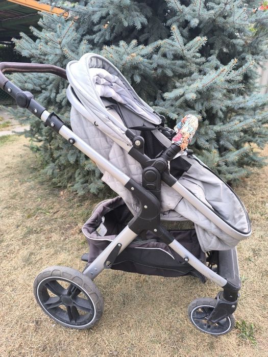 Продам коляску срочно