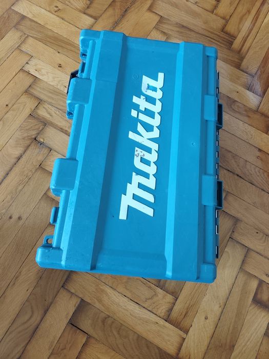 Vând valiză / cutie de transport originală Makita