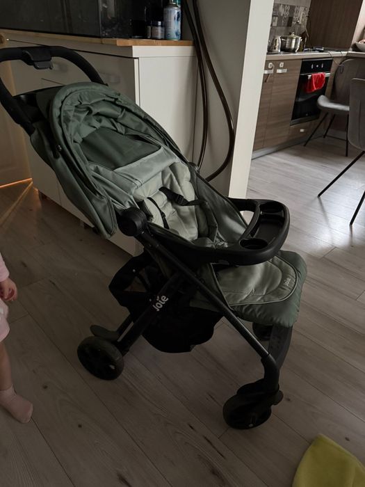 Carucior sport Joie Muze LX cu pozitie de somn