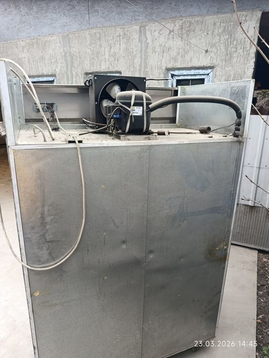 Промышленные холодильники 2 штуки б/у рабочие