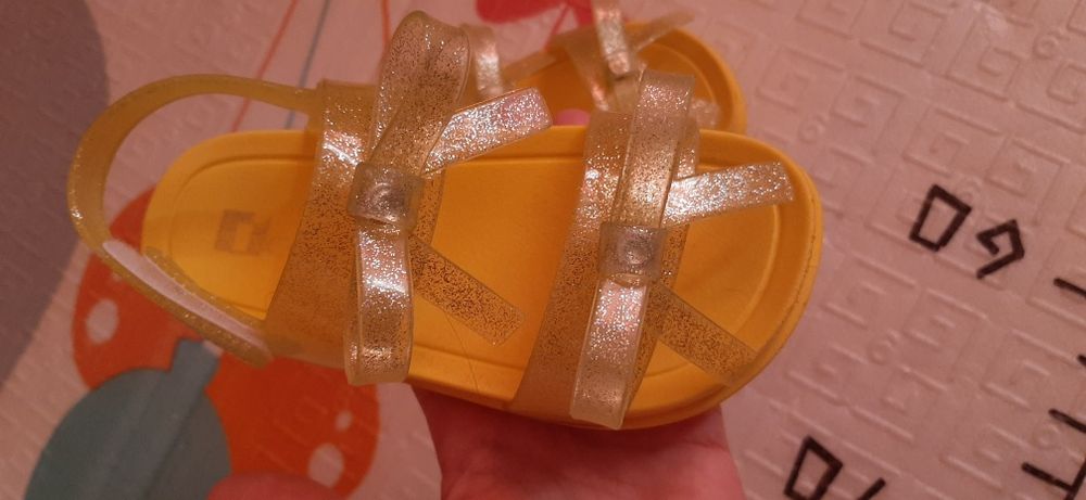 Обувь для девочки