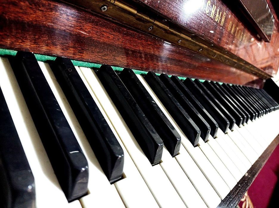 FortePiano sotiladi. Holati yaxshi.