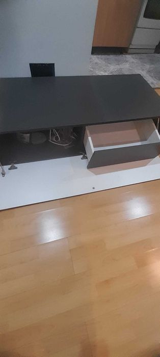 comoda tv formata din 2 corpuri